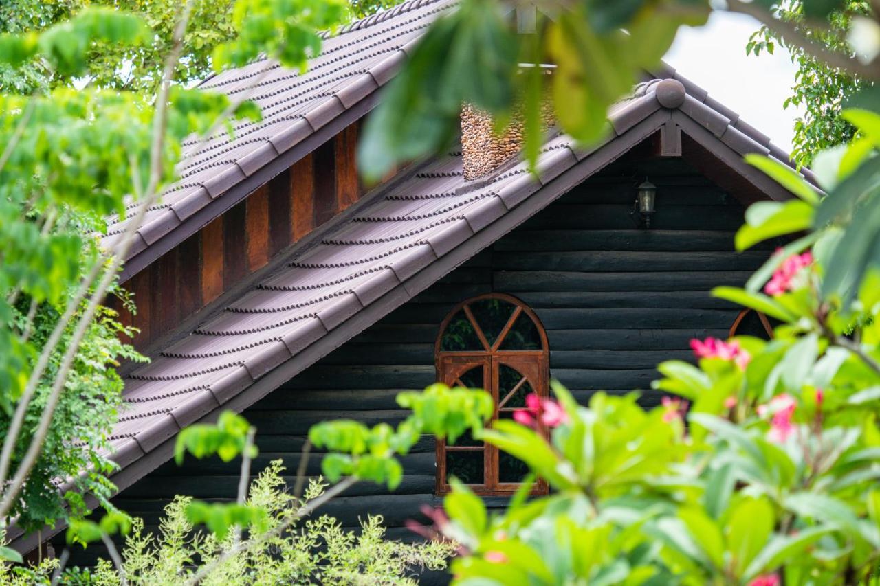 Ratmanee House Hotel Kanchanaburi Exterior photo