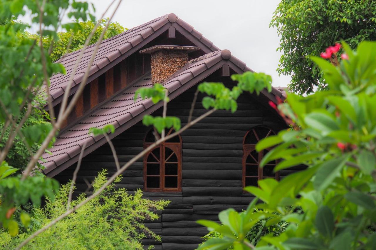 Ratmanee House Hotel Kanchanaburi Exterior photo