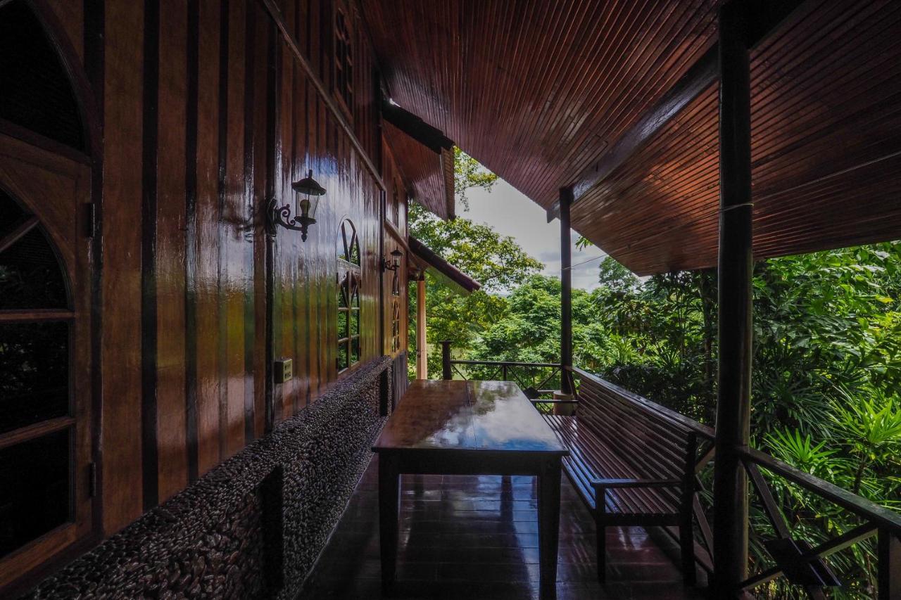 Ratmanee House Hotel Kanchanaburi Exterior photo