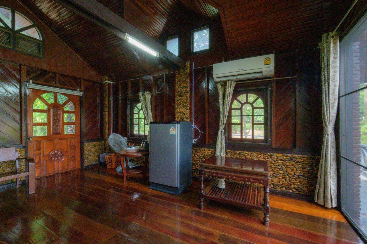 Ratmanee House Hotel Kanchanaburi Exterior photo