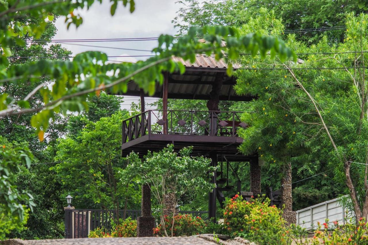 Ratmanee House Hotel Kanchanaburi Exterior photo