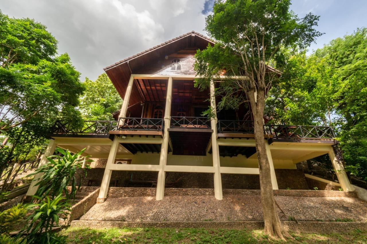 Ratmanee House Hotel Kanchanaburi Exterior photo
