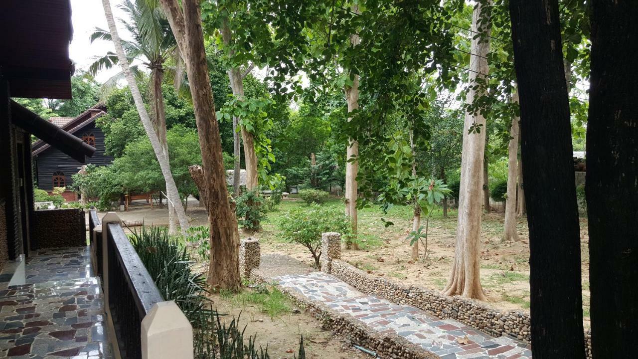Ratmanee House Hotel Kanchanaburi Exterior photo