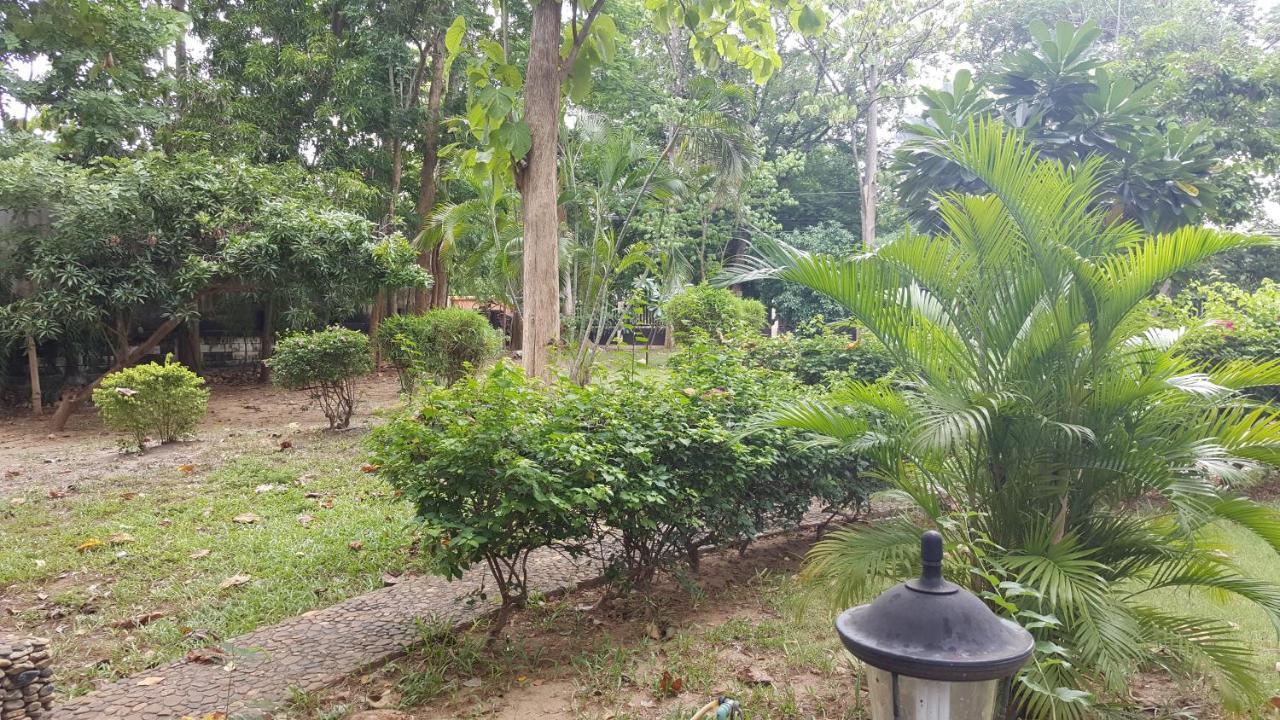 Ratmanee House Hotel Kanchanaburi Exterior photo