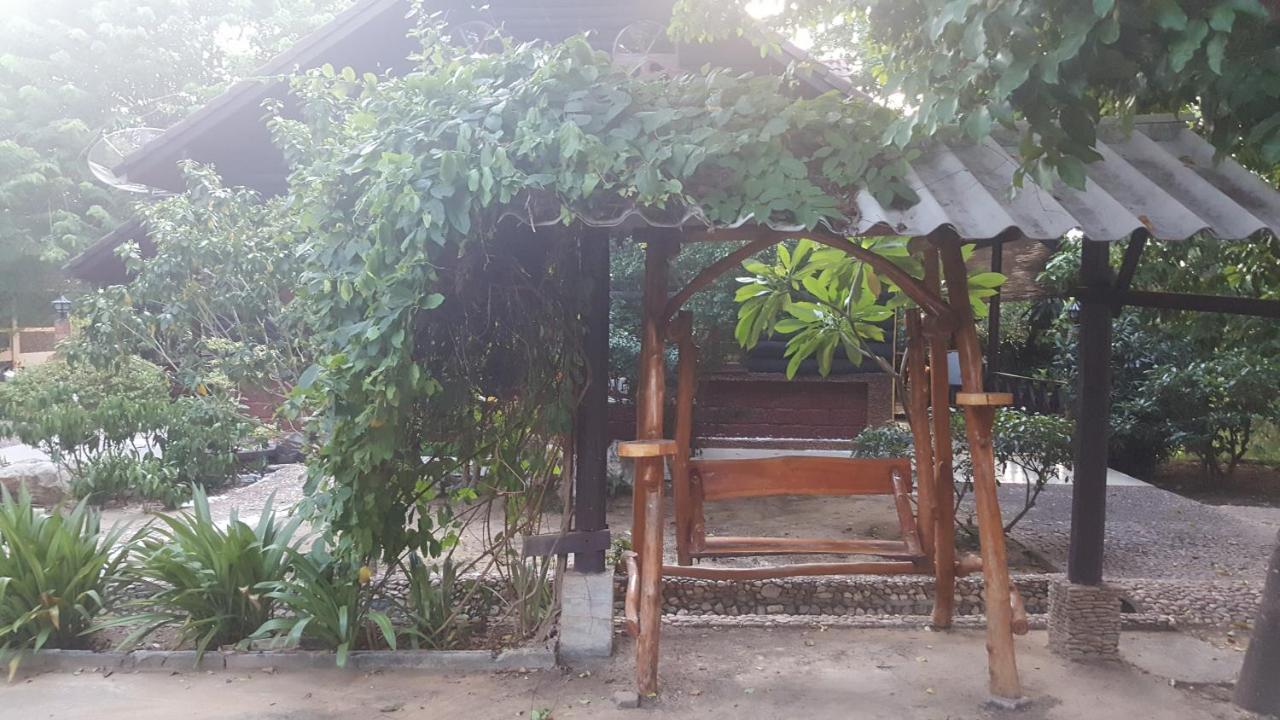 Ratmanee House Hotel Kanchanaburi Exterior photo